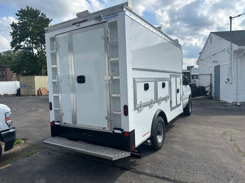 2027 Ford E-Series Cutaway 12ft Box Truck
