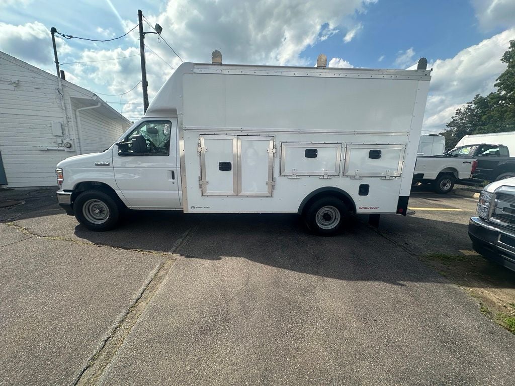 2027 Ford E-Series Cutaway 12ft Box Truck