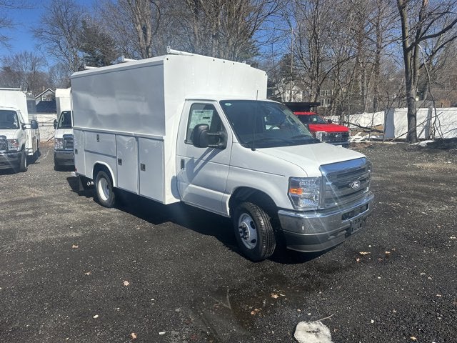 2026 Ford E-350SD Base Cutaway