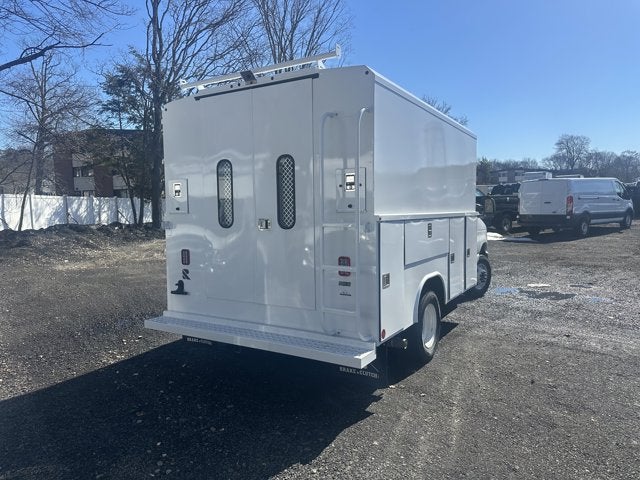 2026 Ford E-350SD Base Cutaway