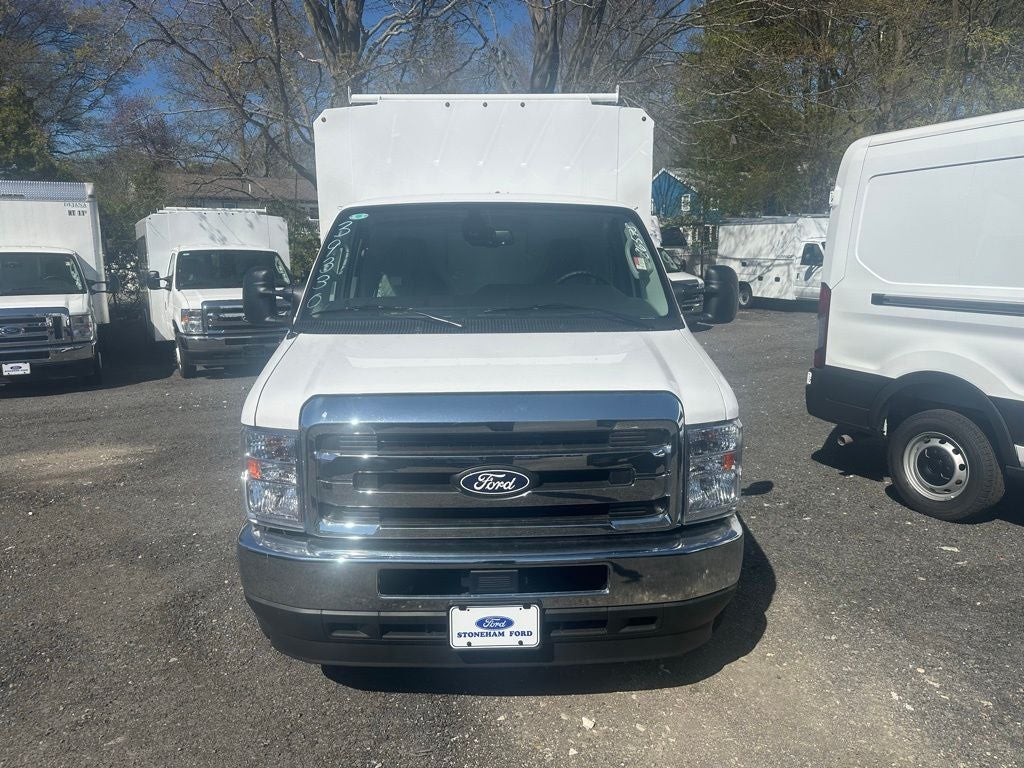2026 Ford E-Series Cutaway E-350 SRW