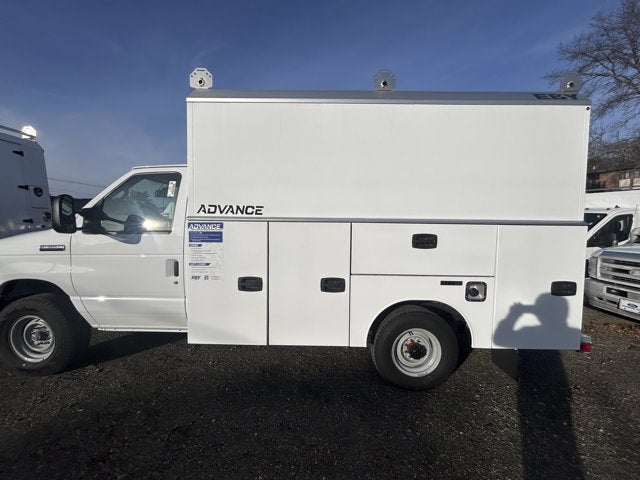 2026 Ford E-Series Cutaway E-350 SRW