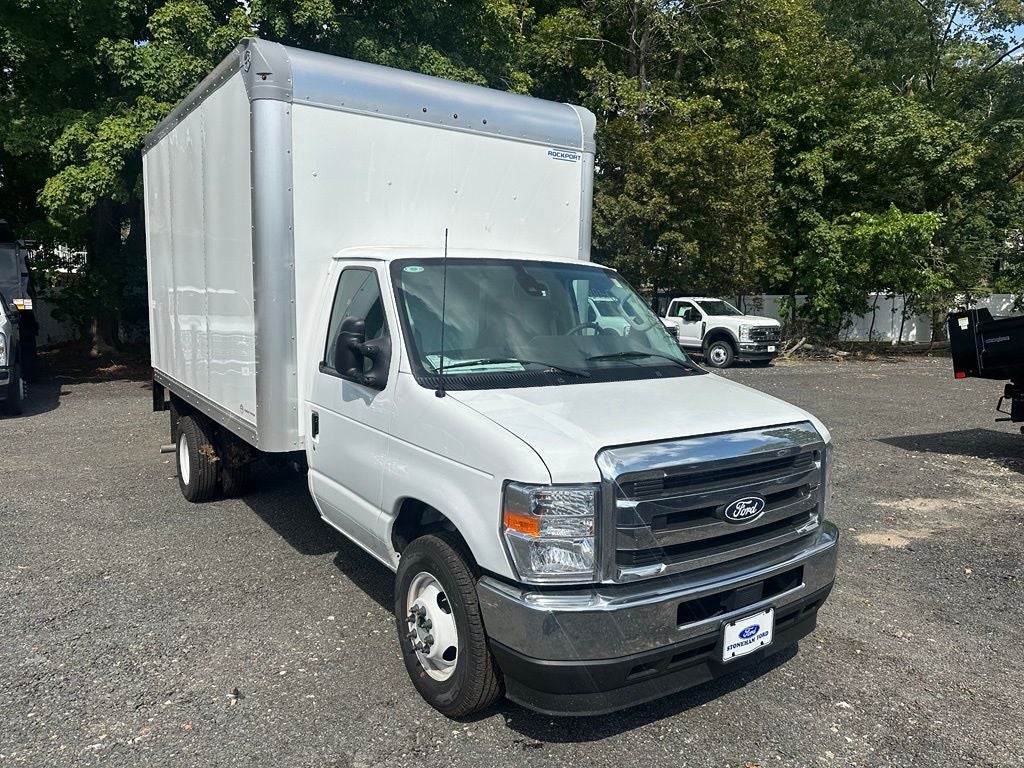 2027 Ford E-Series Cutaway E-350 SRW