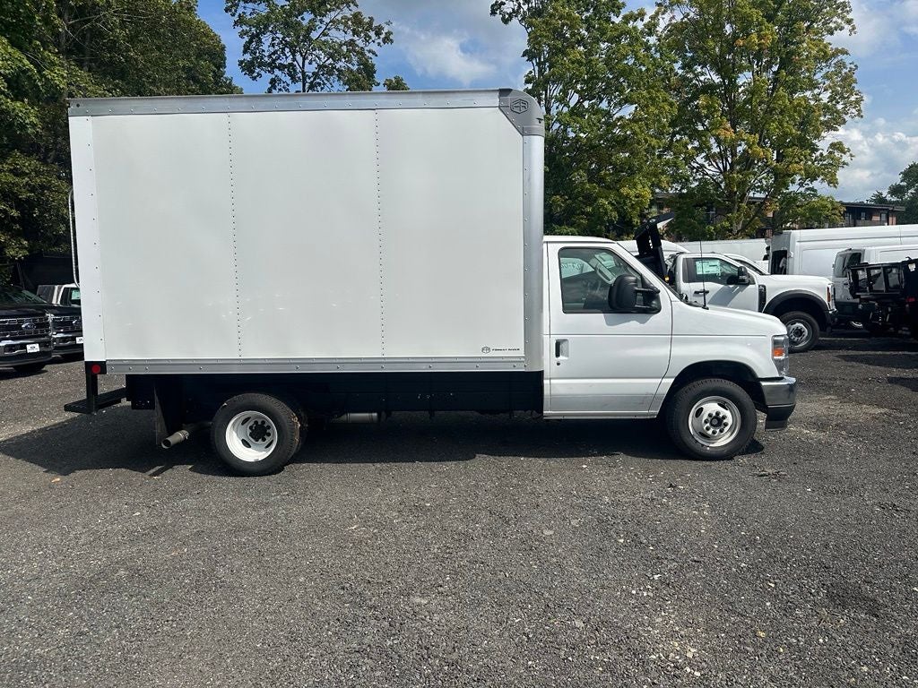 2027 Ford E-Series Cutaway E-350 SRW