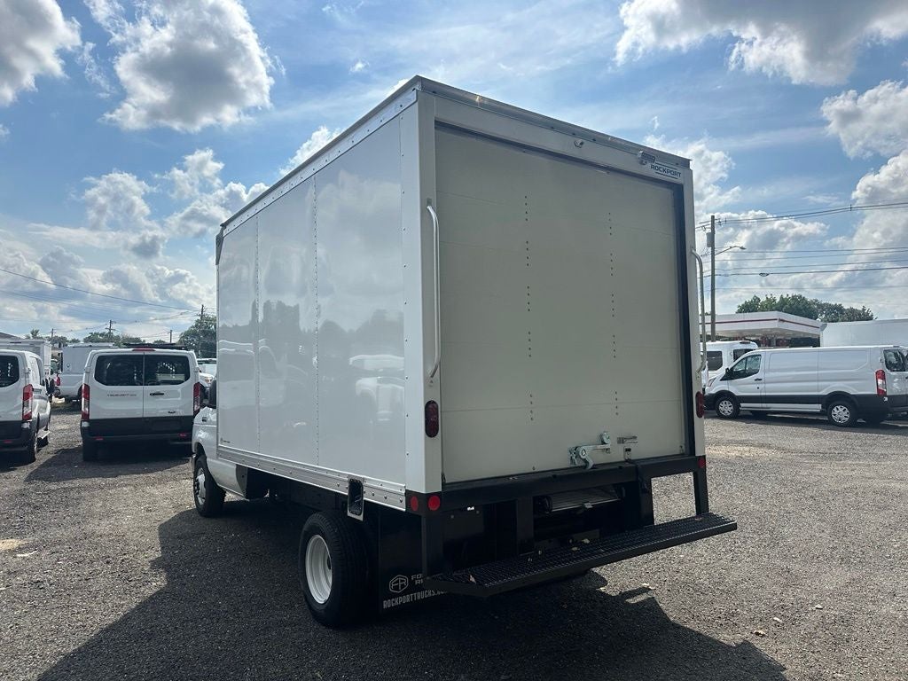 2027 Ford E-Series Cutaway E-350 SRW