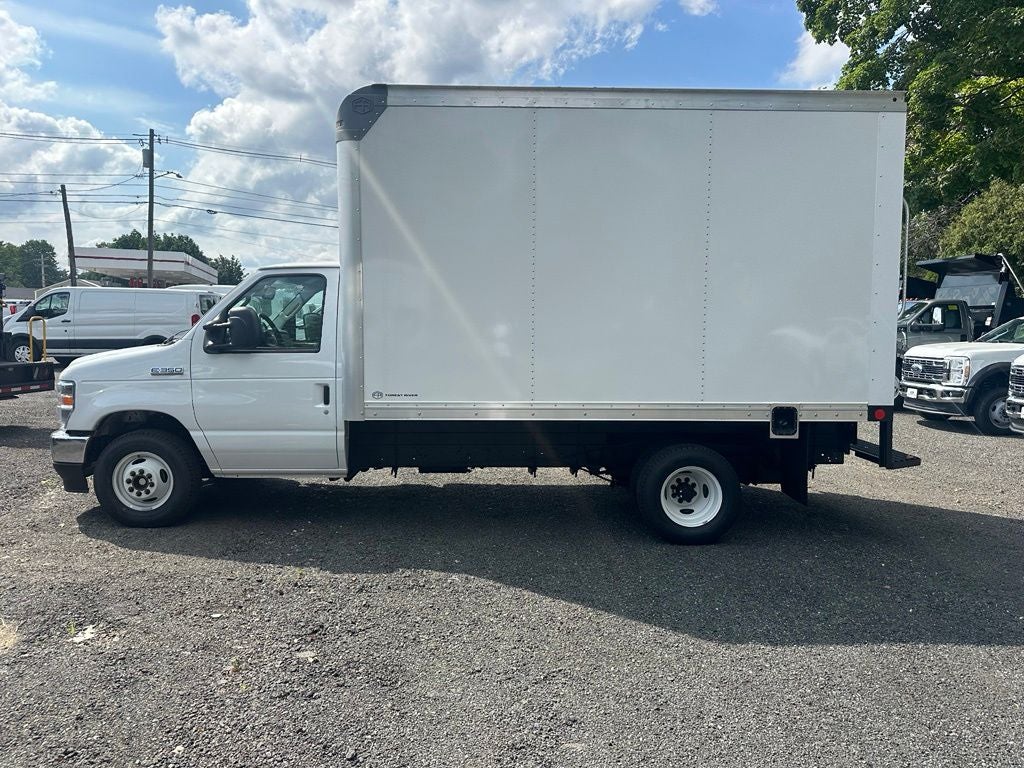2027 Ford E-Series Cutaway E-350 SRW