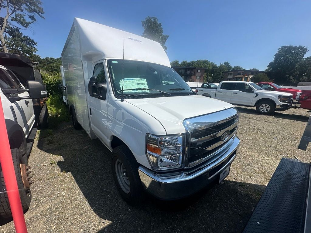 2027 Ford E-Series Cutaway E-350 SRW