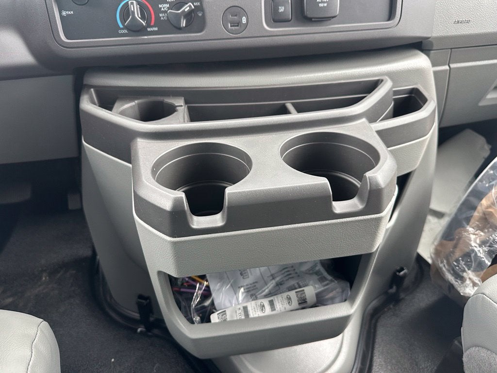 2027 Ford E-Series Cutaway Base