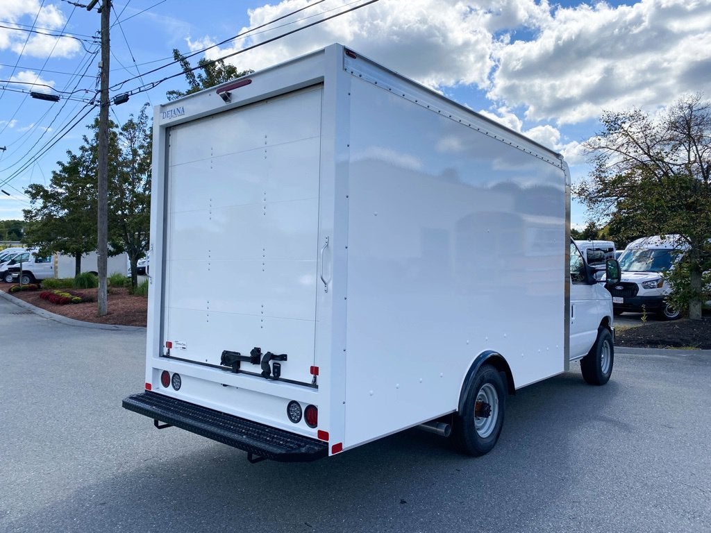 2027 Ford E-Series Cutaway E-350 SRW