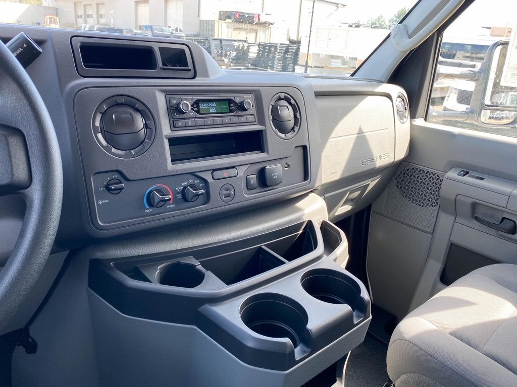 2027 Ford E-Series Cutaway Base