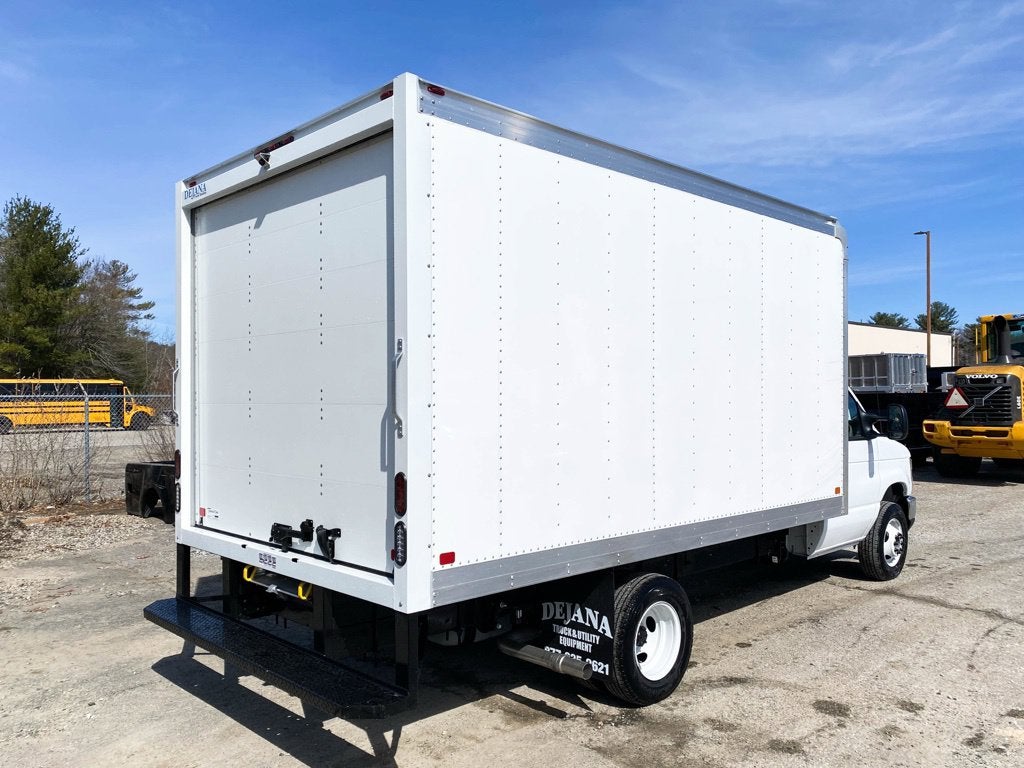 2027 Ford E-Series Cutaway Base