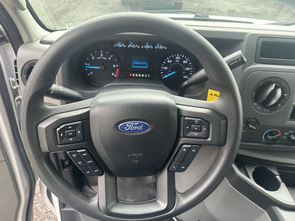 2023 Ford E-350SD FOOT W/LIFT GATE