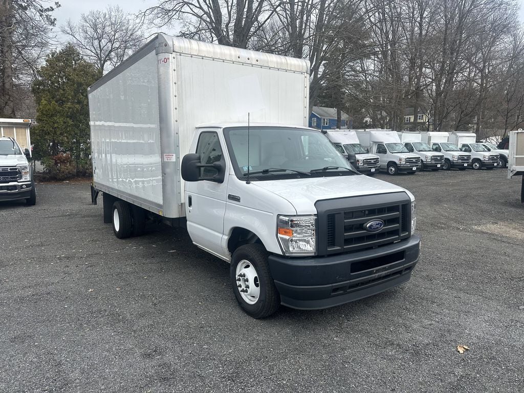 2023 Ford E-350SD FOOT W/LIFT GATE