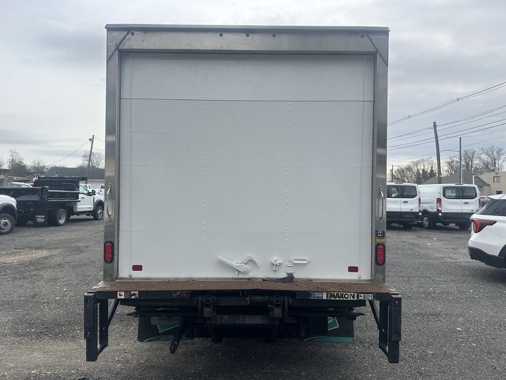 2023 Ford E-350SD FOOT W/LIFT GATE