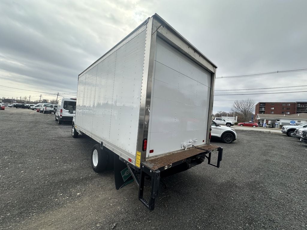 2023 Ford E-350SD FOOT W/LIFT GATE