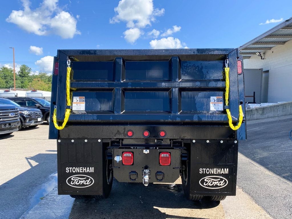 2027 Ford F-750 Base