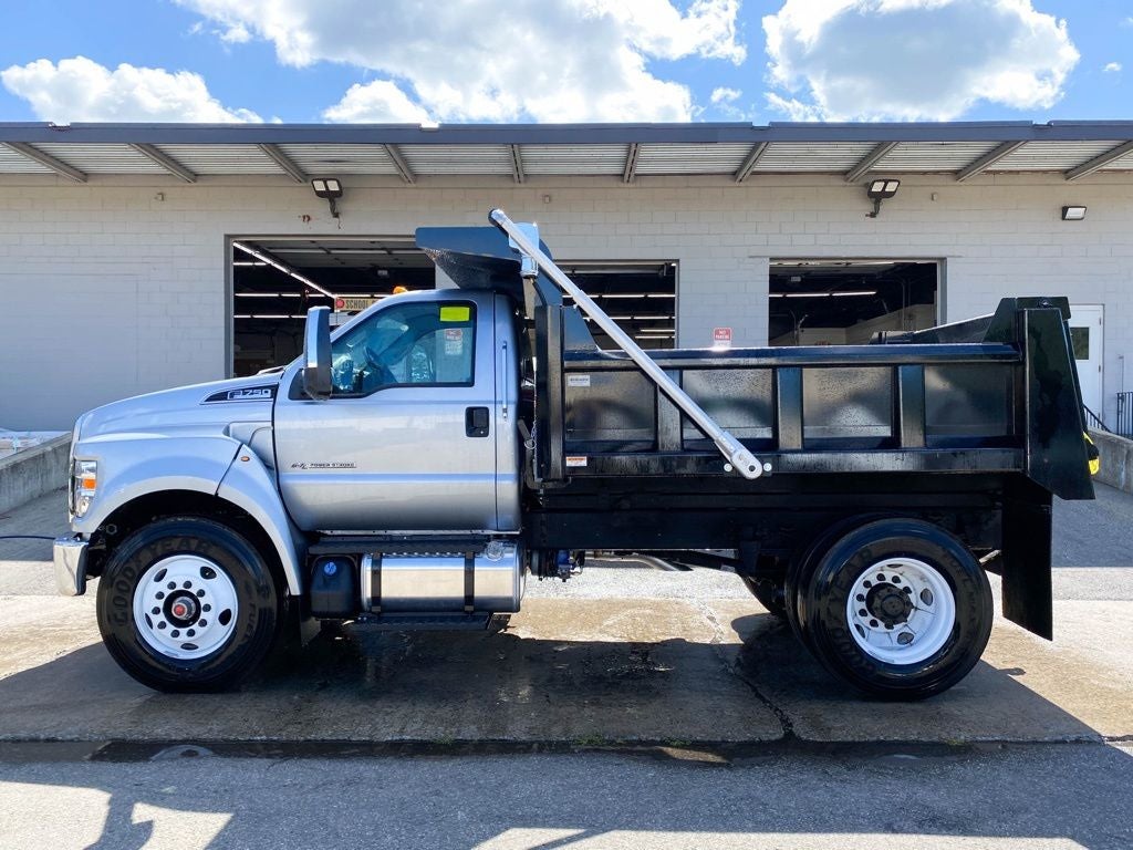 2027 Ford F-750 Base