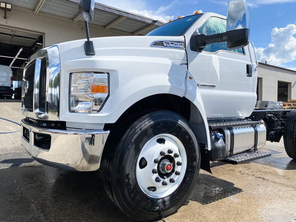 2027 Ford F-750 F-750 SD Diesel Straight Frame
