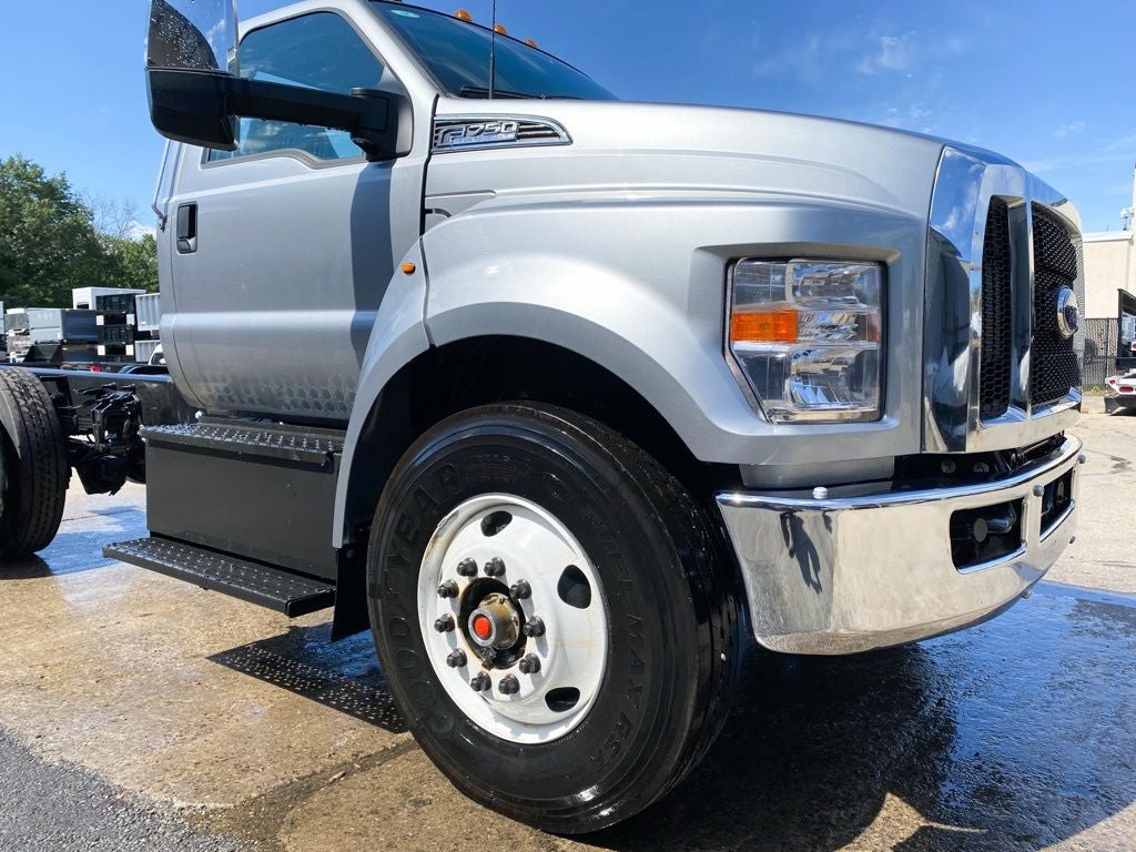2027 Ford F-750 Base