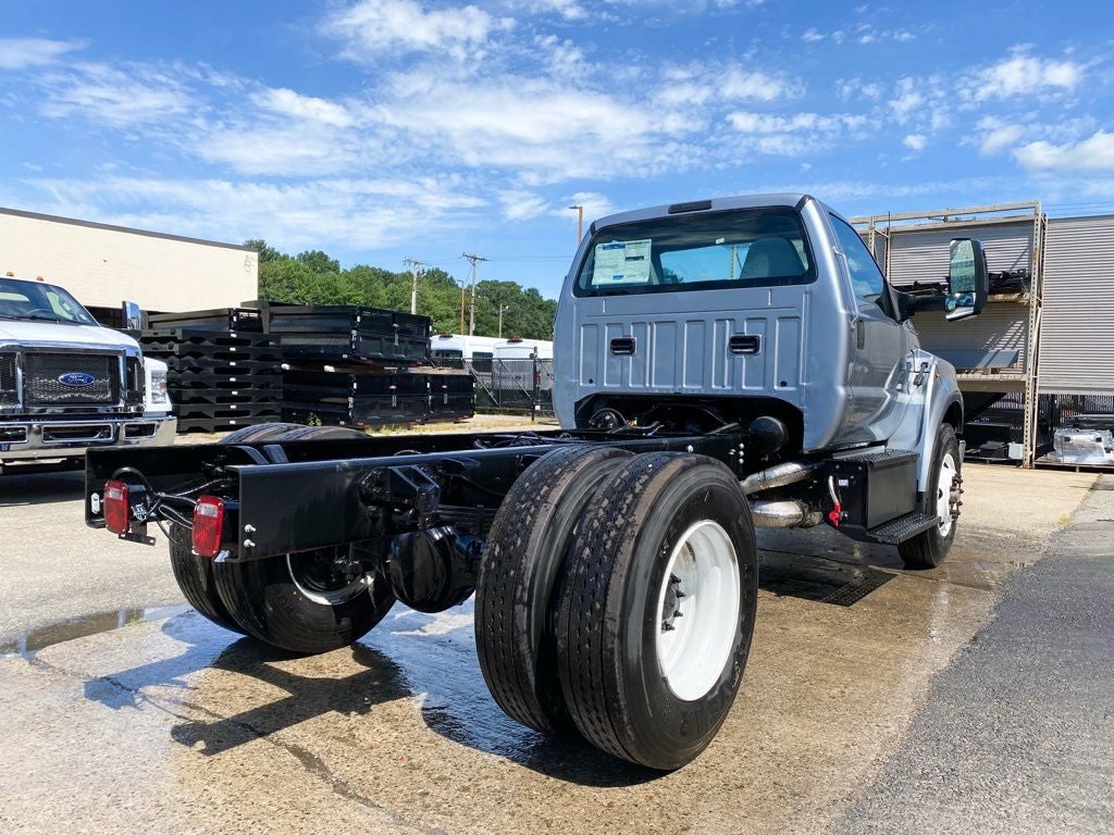 2027 Ford F-750 Base