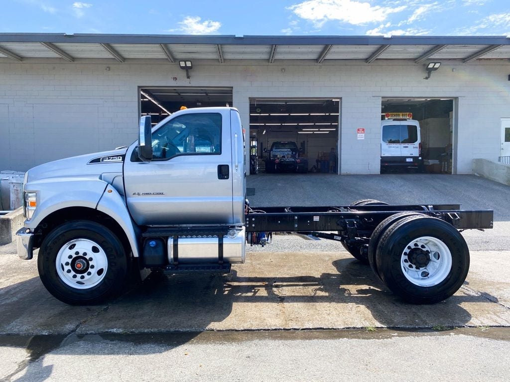 2027 Ford F-750 Base