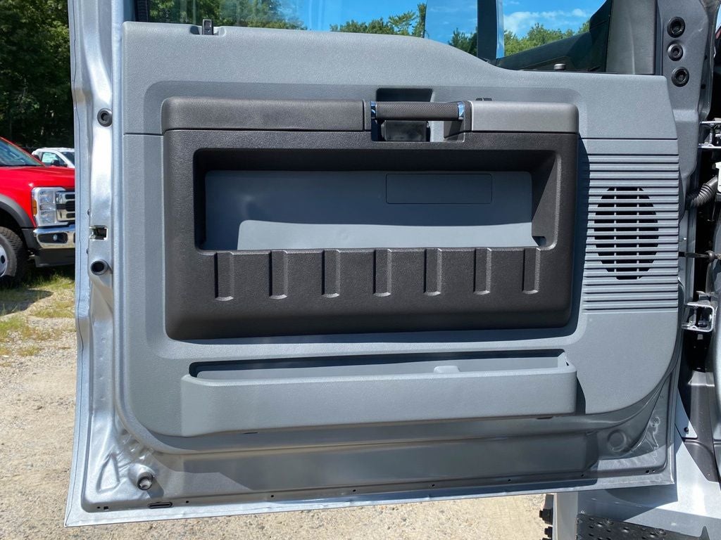 2027 Ford F-750 Base
