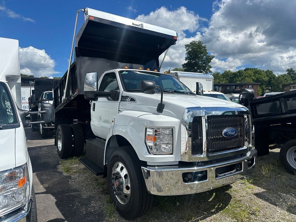 2027 Ford F-750 Base