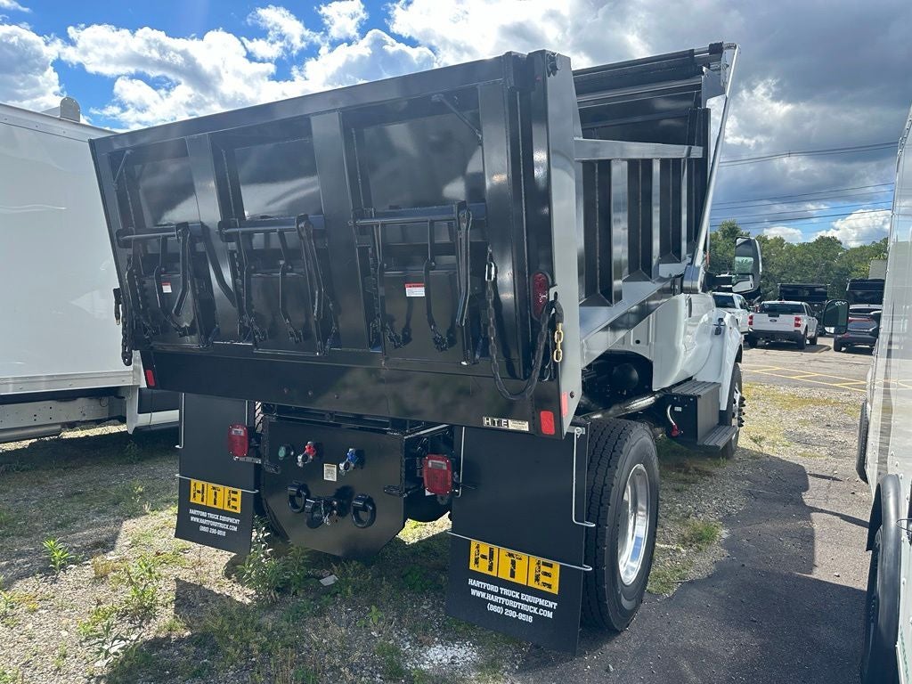 2027 Ford F-750 Base