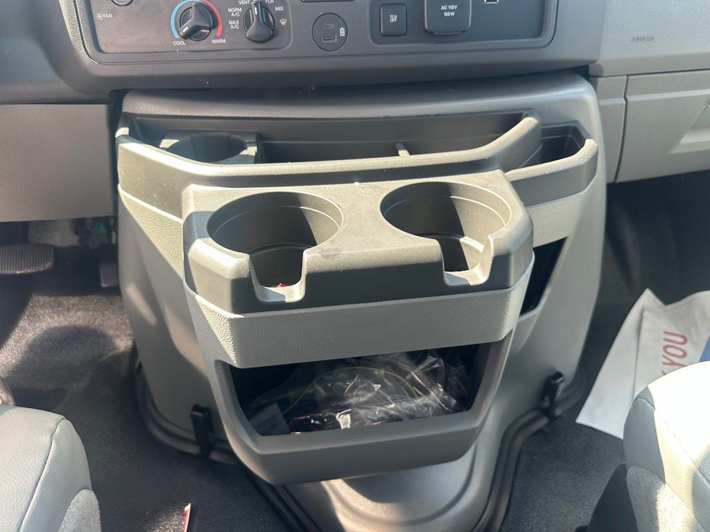2027 Ford E-Series Cutaway E-450 DRW