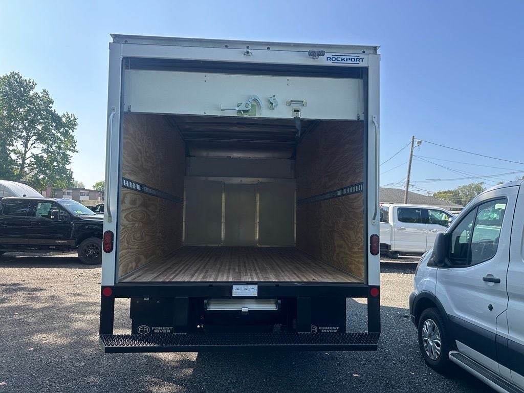 2027 Ford E-Series Cutaway E-450 DRW