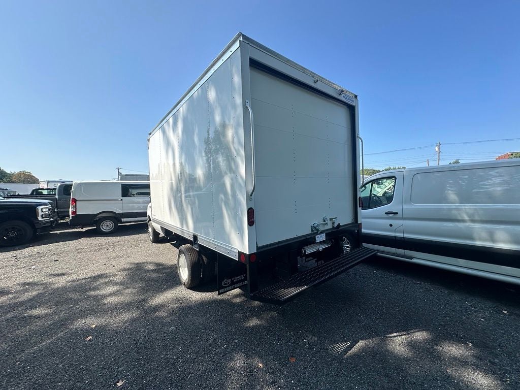 2027 Ford E-Series Cutaway E-450 DRW
