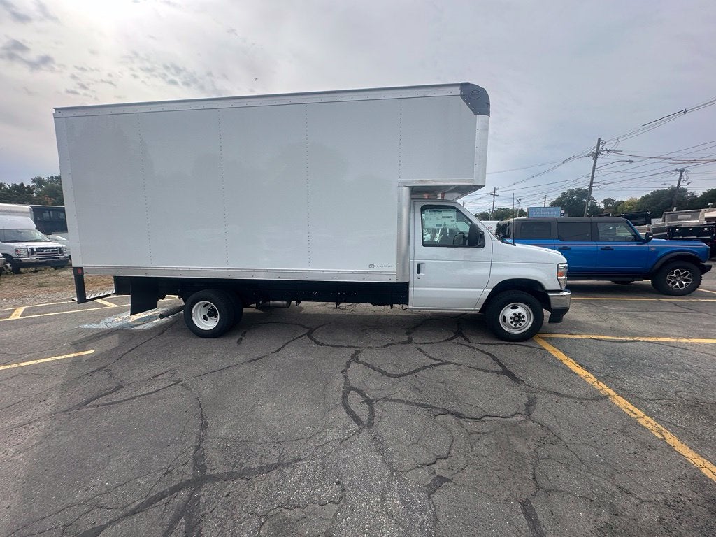 2027 Ford E-Series Cutaway 16ft Box Truck