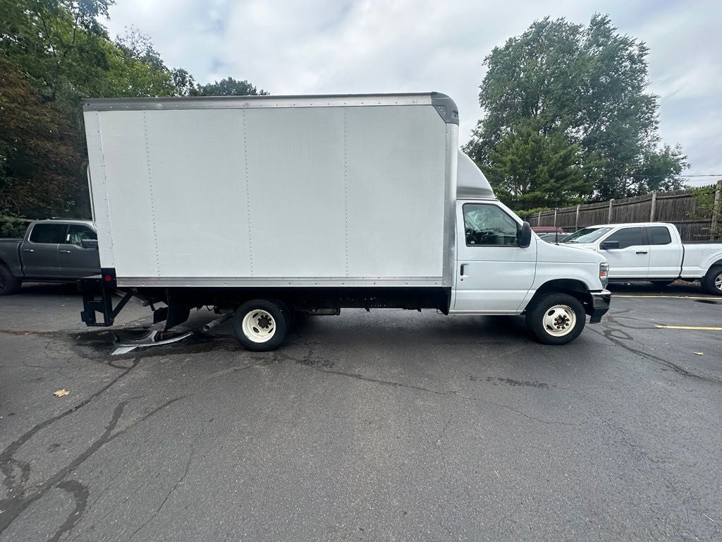 2024 Ford E-450SD Base