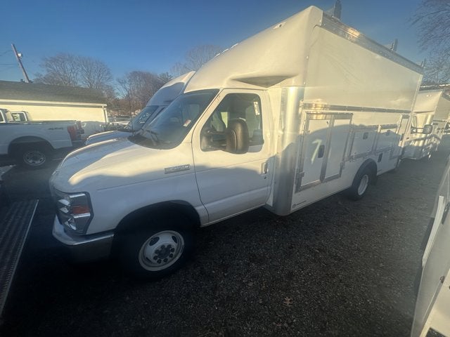 2026 Ford E-Series Cutaway 14ft Box Truck