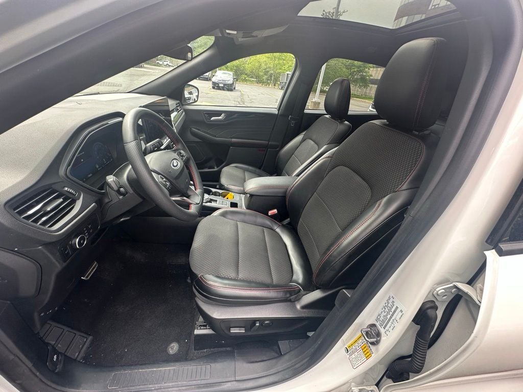 2023 Ford Escape ST-Line Select AWD M/Roof Nav.