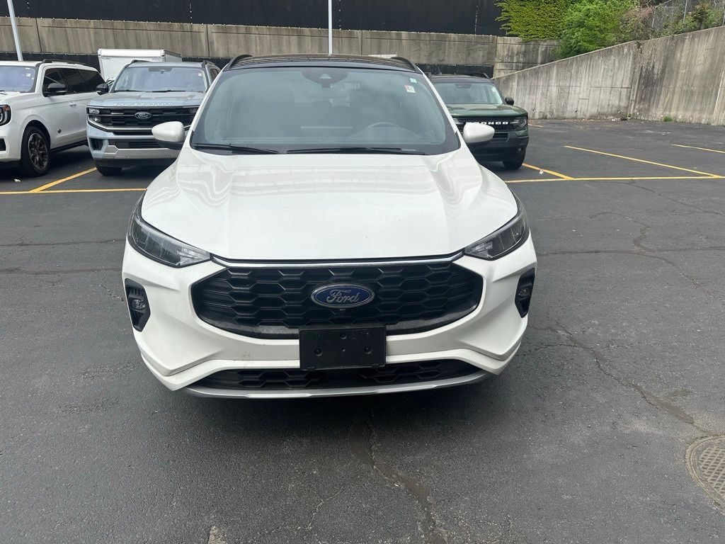 2023 Ford Escape ST-Line Select AWD M/Roof Nav.