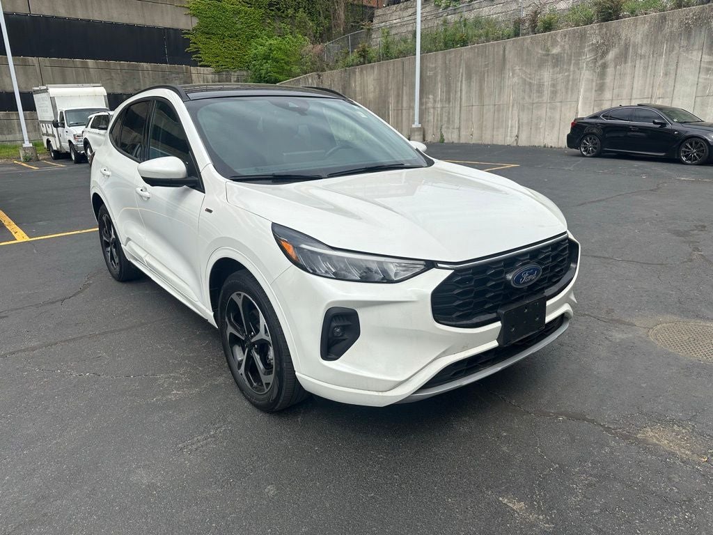 2023 Ford Escape ST-Line Select AWD M/Roof Nav.