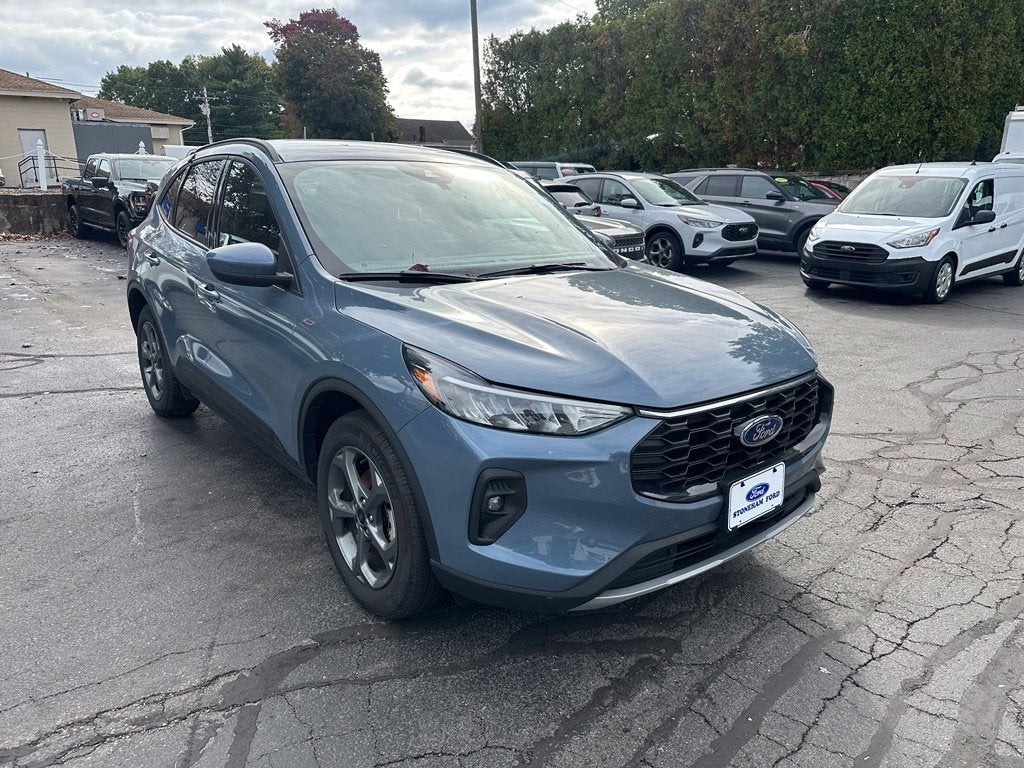 2025 Ford Escape ST-Line Select