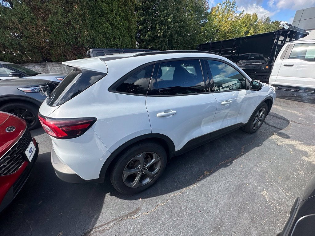 2025 Ford Escape ST-Line Select