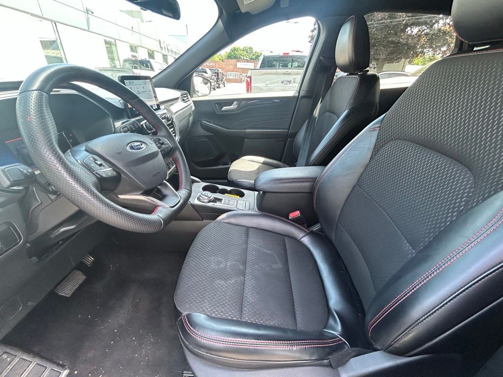 2025 Ford Escape ST-Line Select AWD Certified P/O