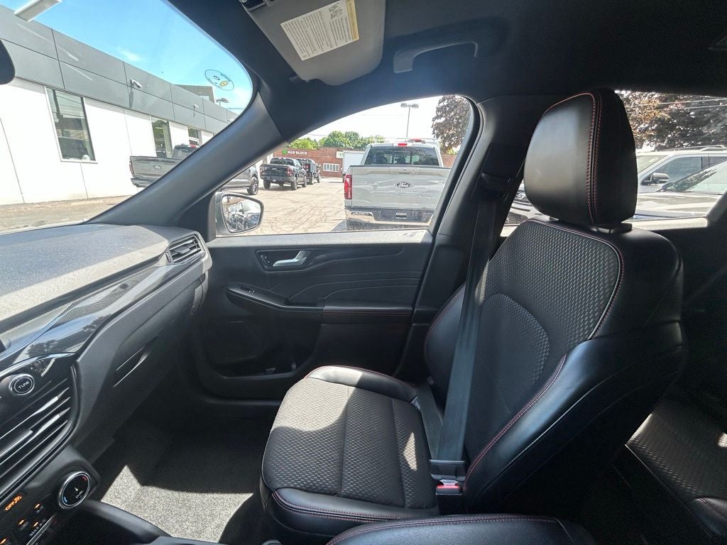 2025 Ford Escape ST-Line Select AWD Certified P/O