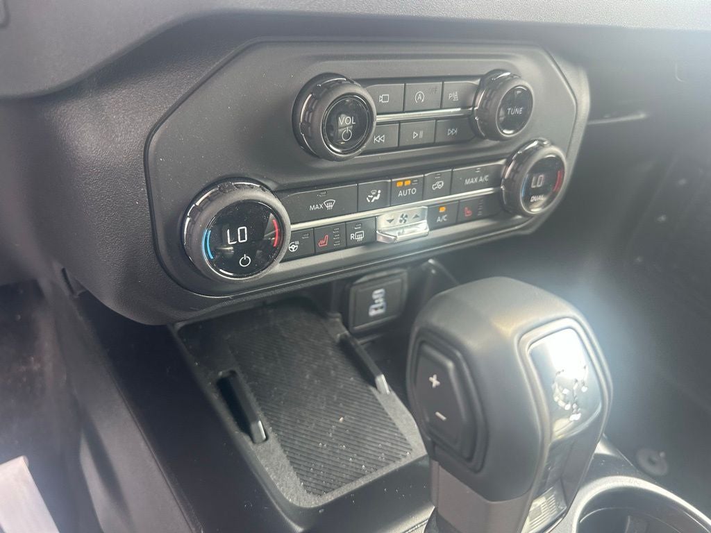 2025 Ford Bronco Outer Banks 4x4