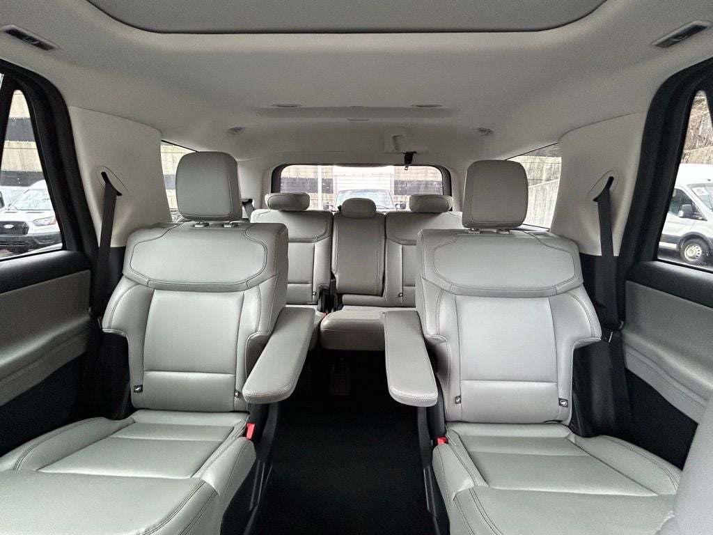 2025 Ford Expedition Active 4x4