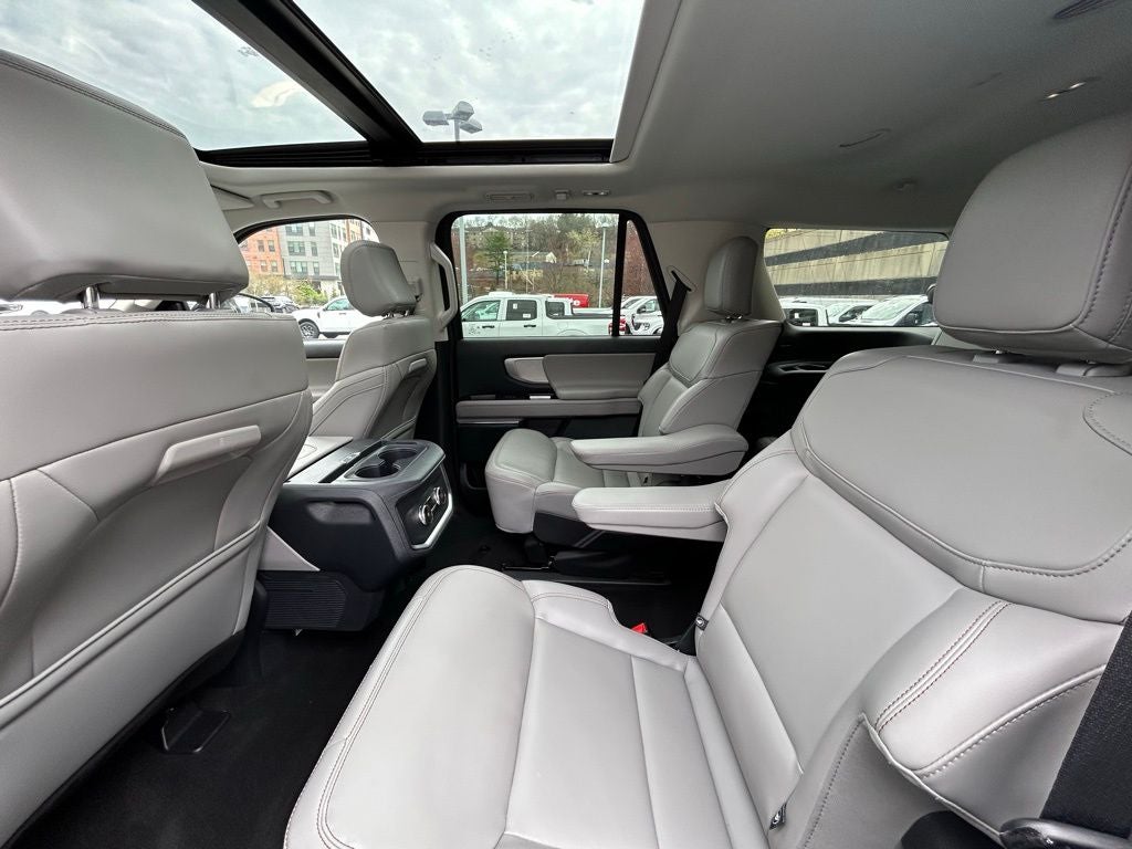 2025 Ford Expedition Active 4x4