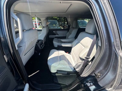 2025 Ford Expedition Platinum