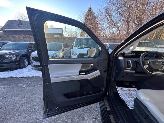 2025 Ford Expedition Platinum 4x4 M/Roof