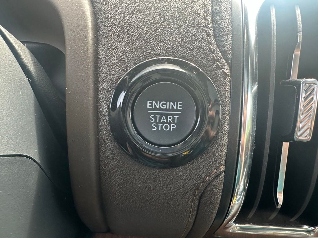 2025 Ford Expedition King Ranch 4x4 M/Roof Nav.