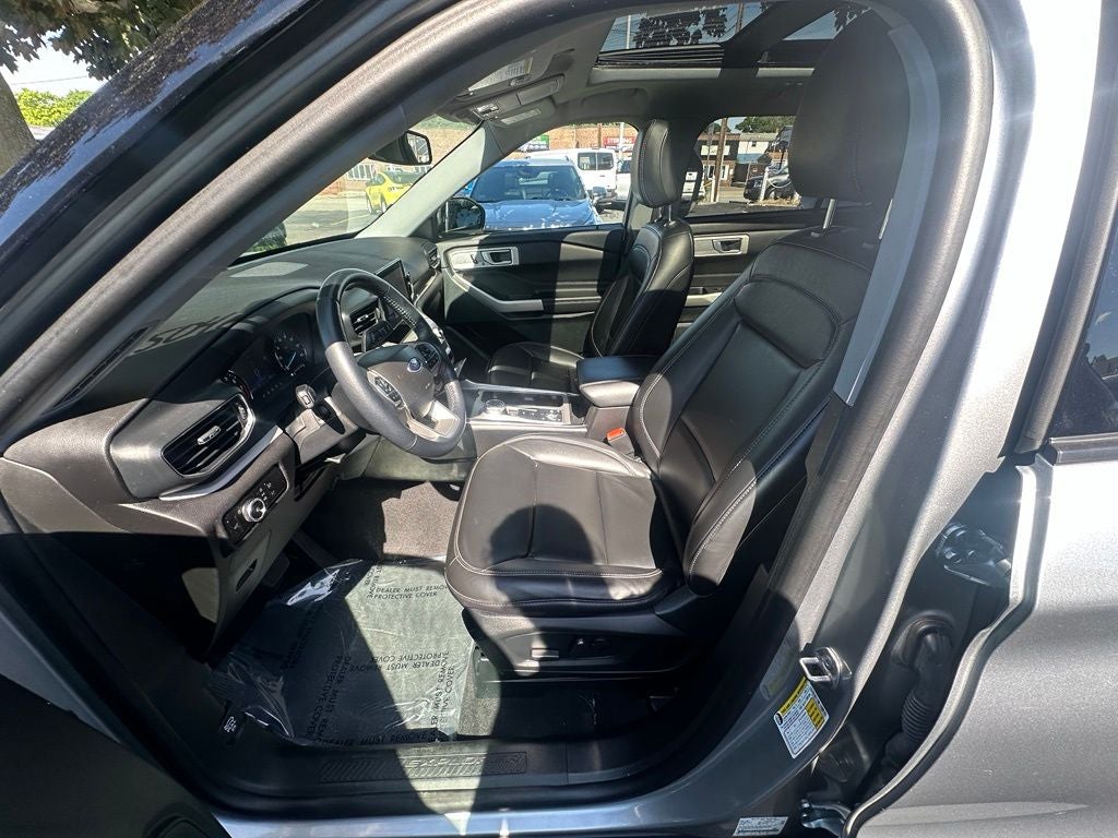 2023 Ford Explorer XLT 4WD M/Roof Nav.