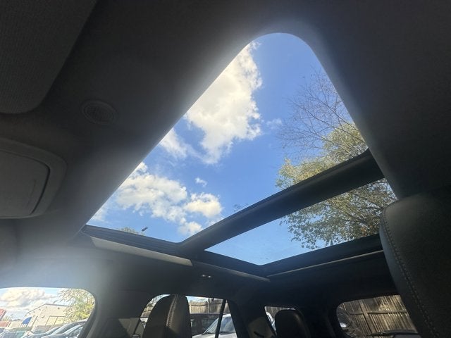 2022 Ford Explorer Limited 4WD M/Roof