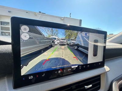 2025 Ford Explorer Active 4WD